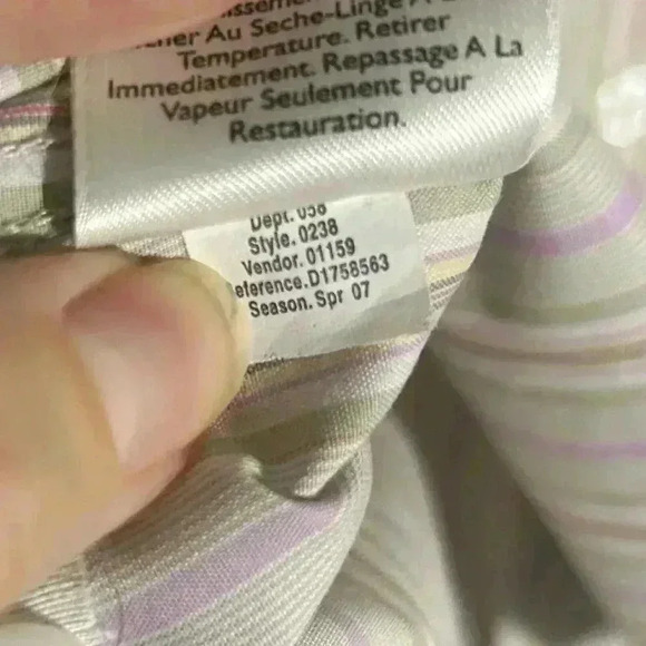 Eddie Bauer Wrinkle Resistant stripped button up Woman’s Blouse. Size Small. - Picture 12 of 12